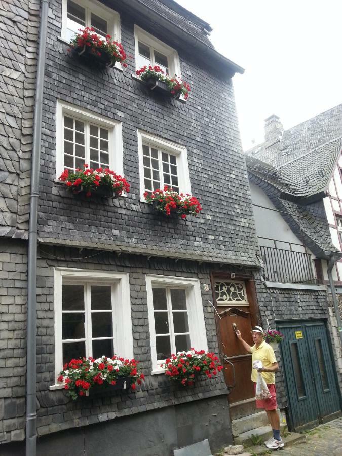 Der Kleine Globetrotter Bed and Breakfast Monschau Exterior foto